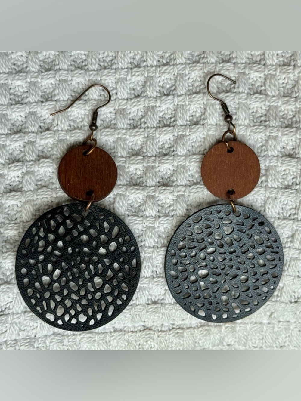 ❤️3/$15 Black Faux Leather Wood Brown Cutout Disc Drop Earrings Antique Bronze